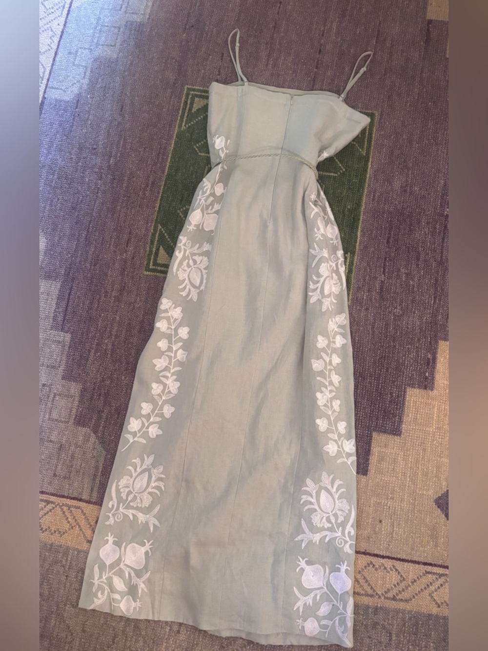 Light green maxi with white embroidery and optional braided matching belt - Picture 4 of 5